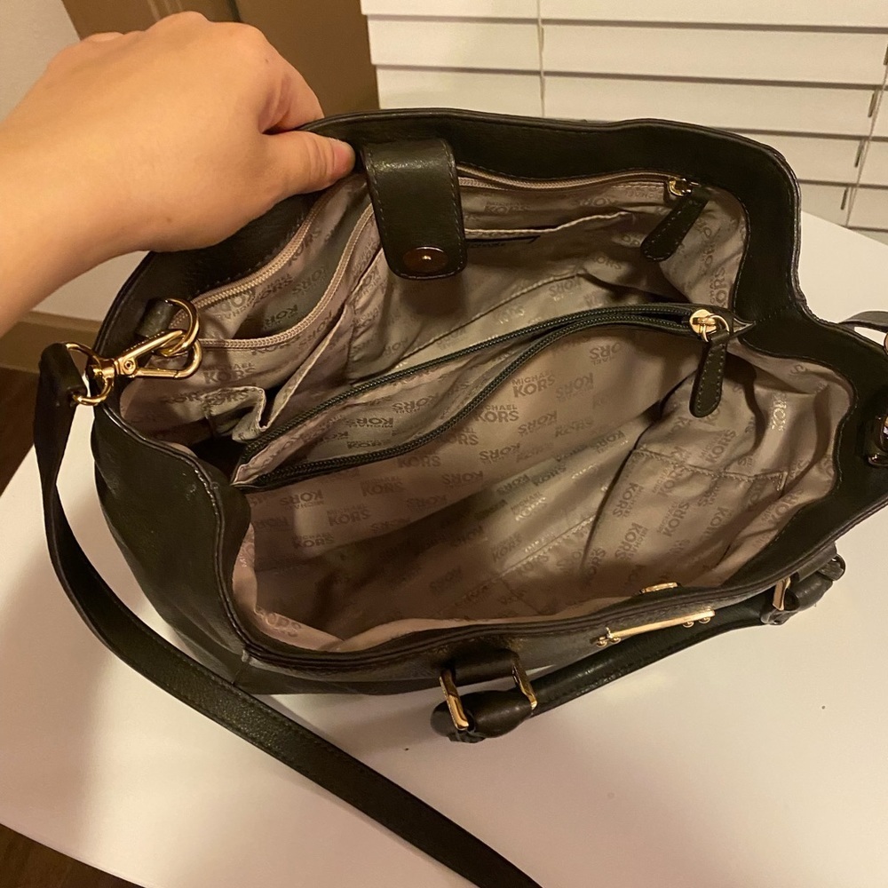 Michael Michael Kors Solid Leather Handle Bag - image 8